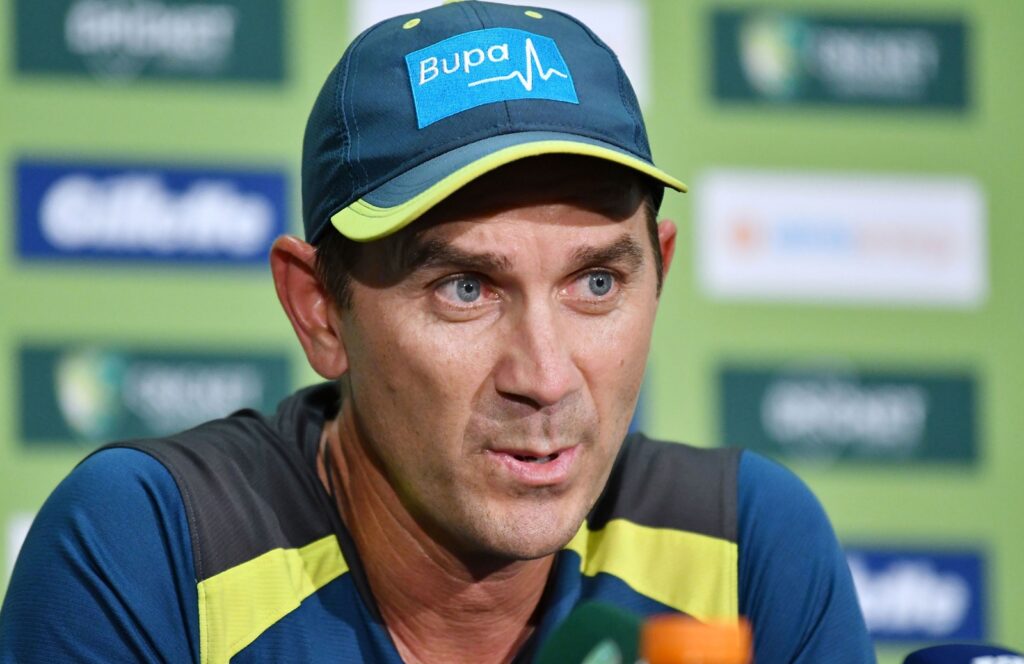 “There's No Point Making It A Distraction For Players” – Mike Hussey Opens Up On Friction Between Justin Langer And Cricket Australia